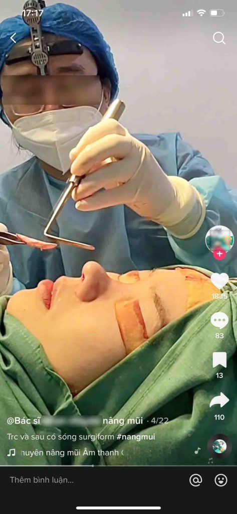 Các “bác sĩ” câu khách bằng những đoạn clip tự tay thực hiện phẫu thuật thẩm mỹ - Ảnh: Chụp màn hình
